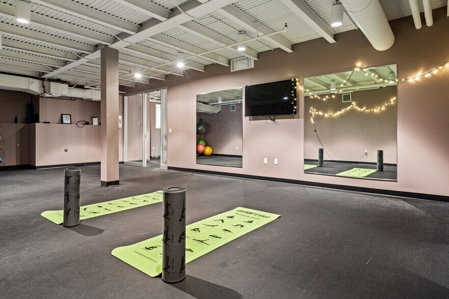 More Photos Of 2361 W Highway 36, Roseville Unknown For Lease