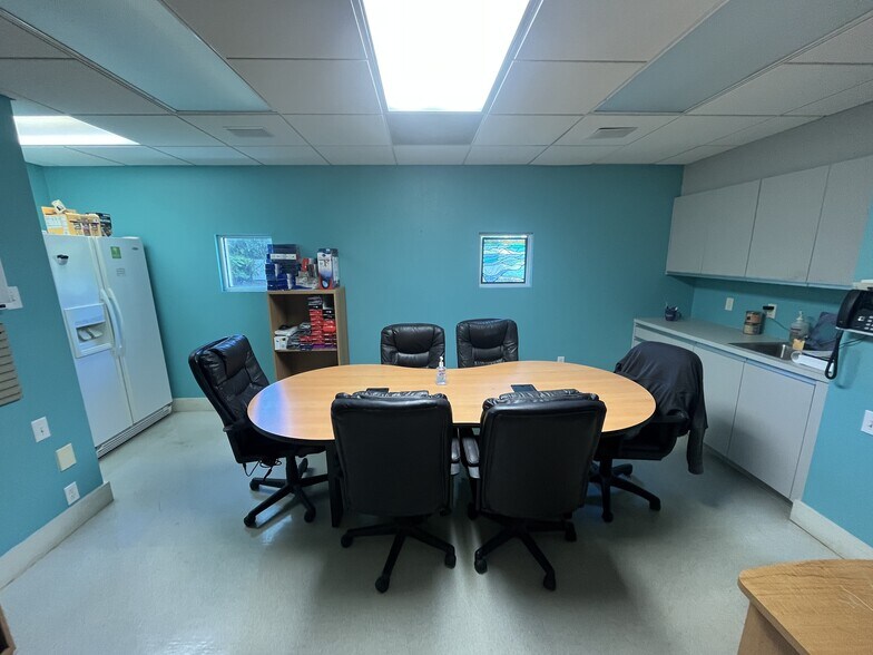 More Photos Of 4717 Swift Rd, Sarasota Medical For Sale