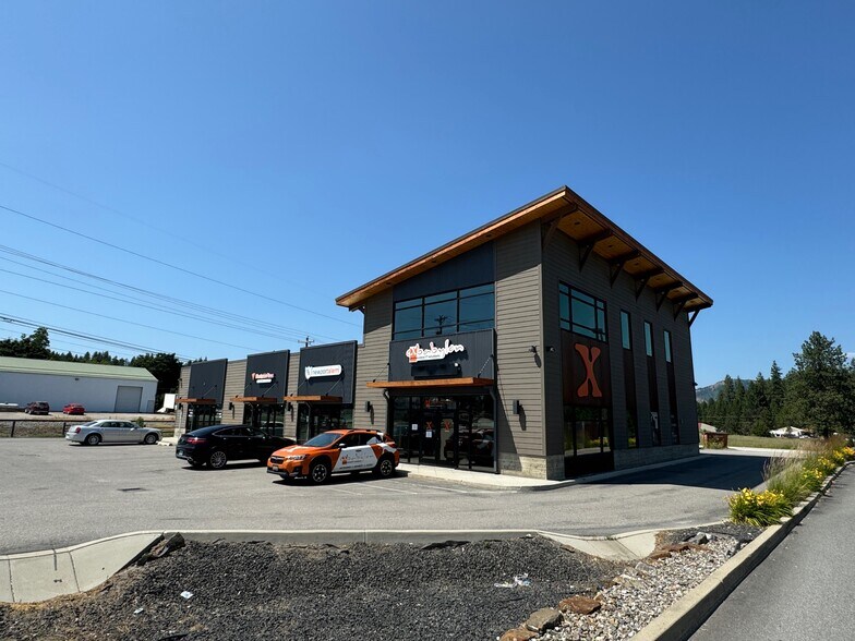 More Photos Of 204 W Walnut St, Newport General Retail For Lease