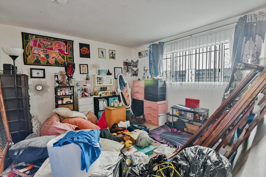 More Photos Of 1927 82nd Ave, Oakland Apartments For Sale
