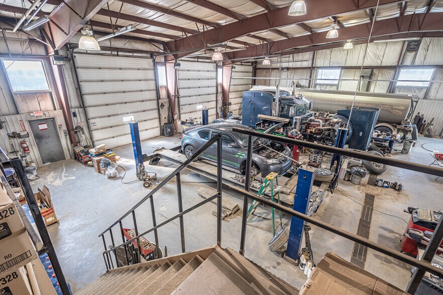 More Photos Of 6006 53 Av, Lloydminster Warehouse For Sale