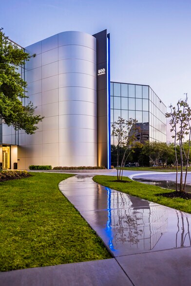 More Photos Of 800 E Campbell Rd, Richardson Office For Lease