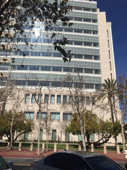 More Photos Of 402-404 W 4th St, Santa Ana Office For Lease