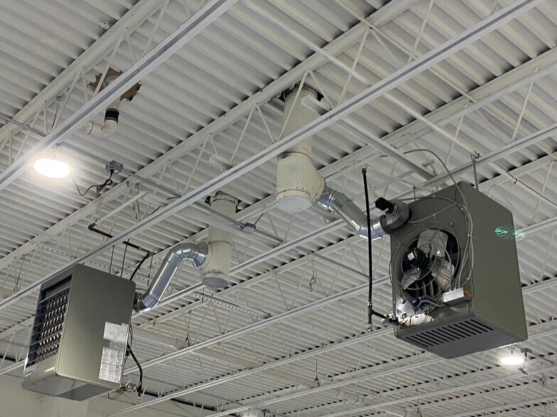 More Photos Of 1400 St Paul St, Rochester Showroom For Sale