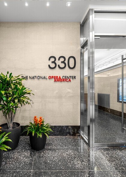 More Photos Of 330 Seventh Ave, New York Office For Lease