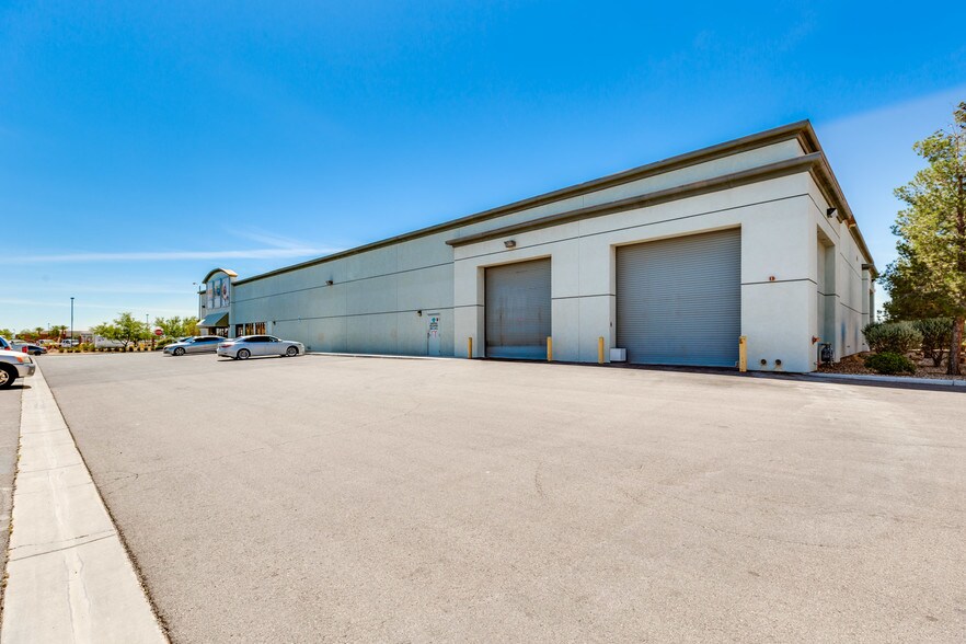 More Photos Of 4830 W Oquendo Rd, Las Vegas Light Manufacturing For Lease