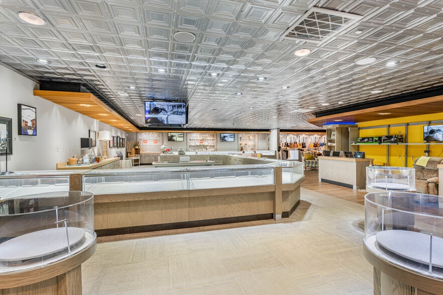 More Photos Of 255 Cumberland Trace Rd, Bowling Green Flex For Lease