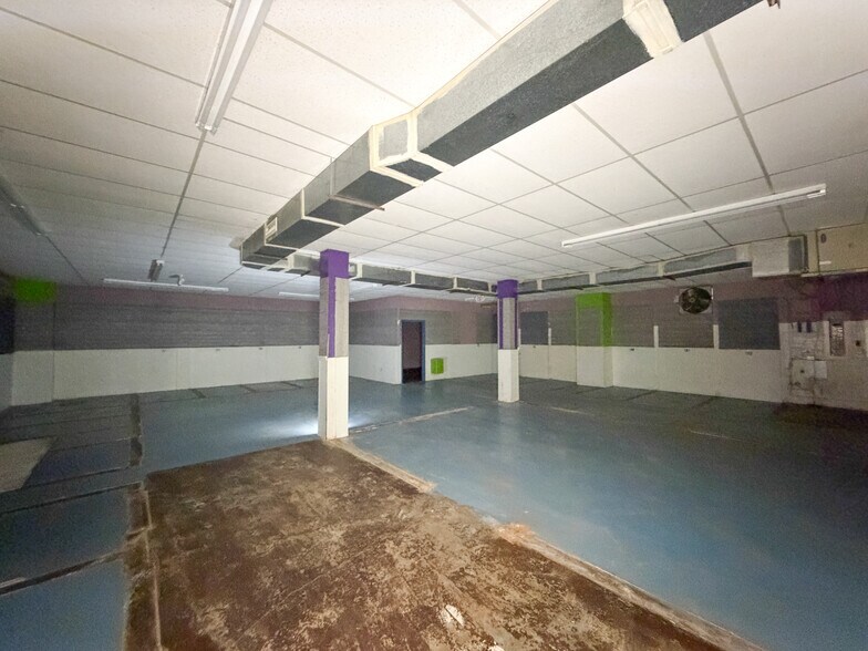 More Photos Of 900 W Chapel Rd, Asheville Showroom For Sale