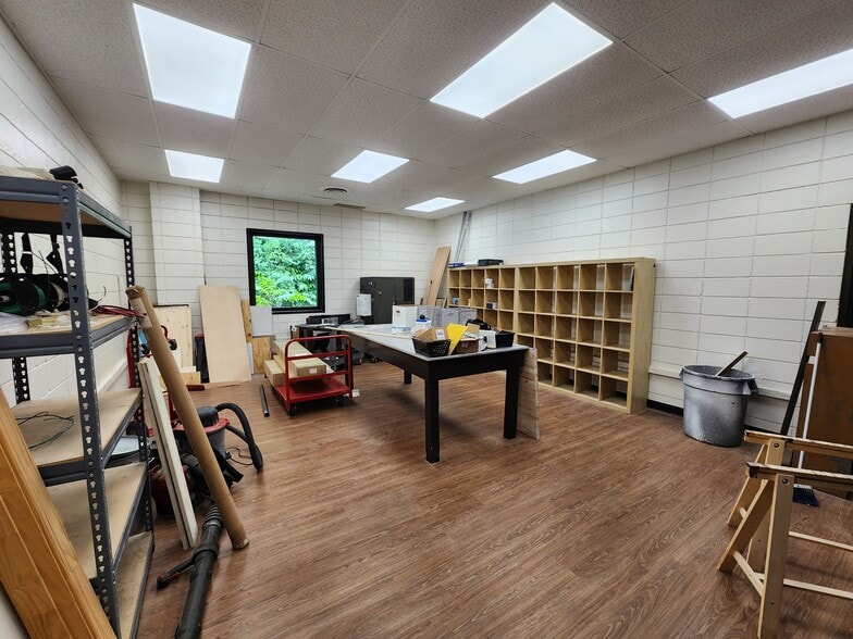 More Photos Of 501 Howell Rd, Greenville Office For Lease