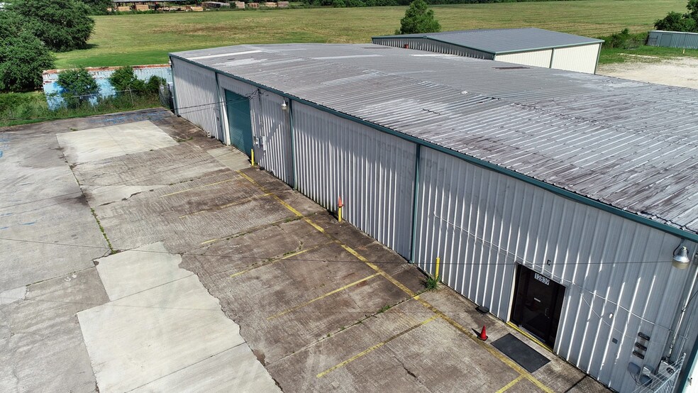 More Photos Of 12841 Highway 90, Beaumont Warehouse For Lease