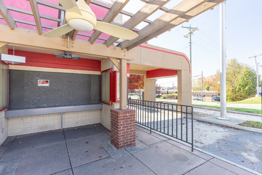 More Photos Of 2901 Candlers Mountain Rd, Lynchburg Fast Food For Sale