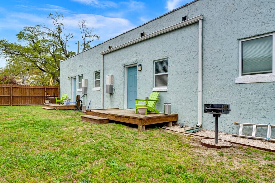 More Photos Of 2020 Princess Place Dr, Wilmington Freestanding For Sale