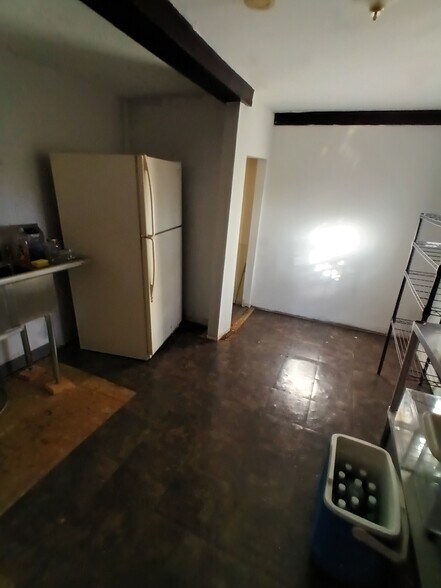 More Photos Of 2051-2055 Springfield Ave, Vauxhall General Retail For Lease