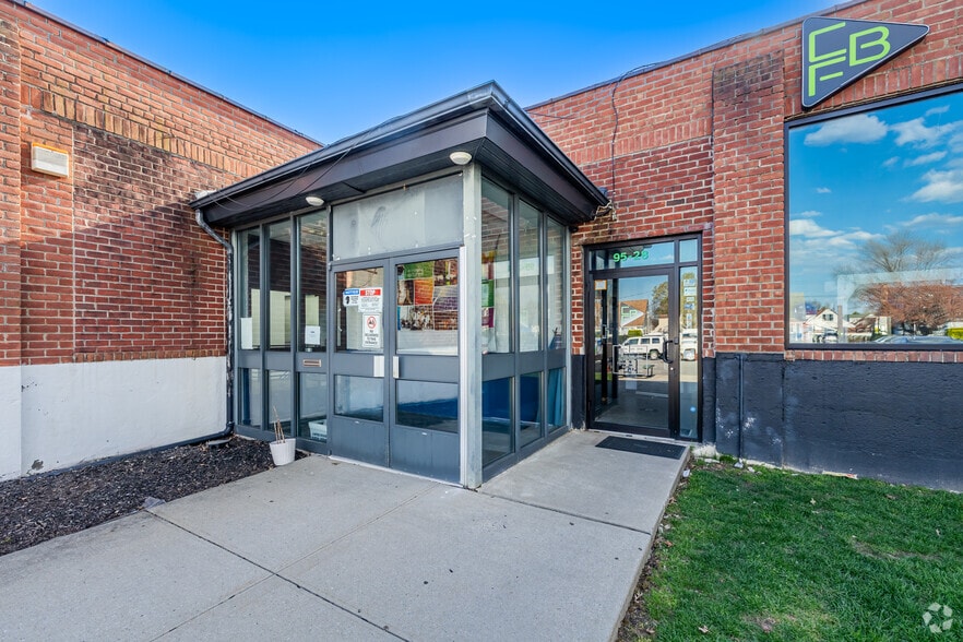 More Photos Of 95-30 225th St, Queens Village Light Manufacturing For Lease