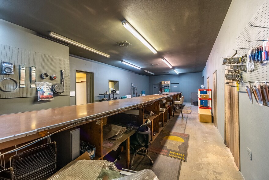 More Photos Of 397 E Evan Hewes Hwy, El Centro Auto Repair For Sale