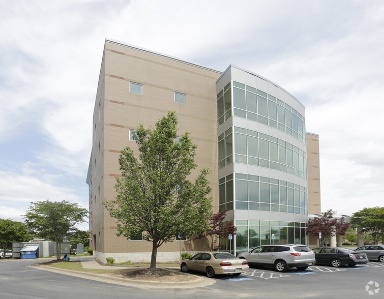 More Photos Of 9101 Kanis Rd, Little Rock Medical For Lease