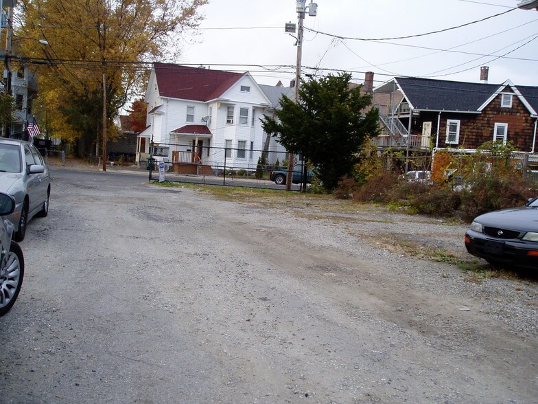 More Photos Of 105 Wood Ave, Bridgeport Light Manufacturing For Sale