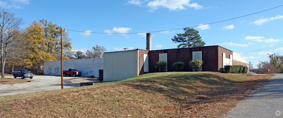 More Photos Of 206 Emile St, Greenville Warehouse For Lease