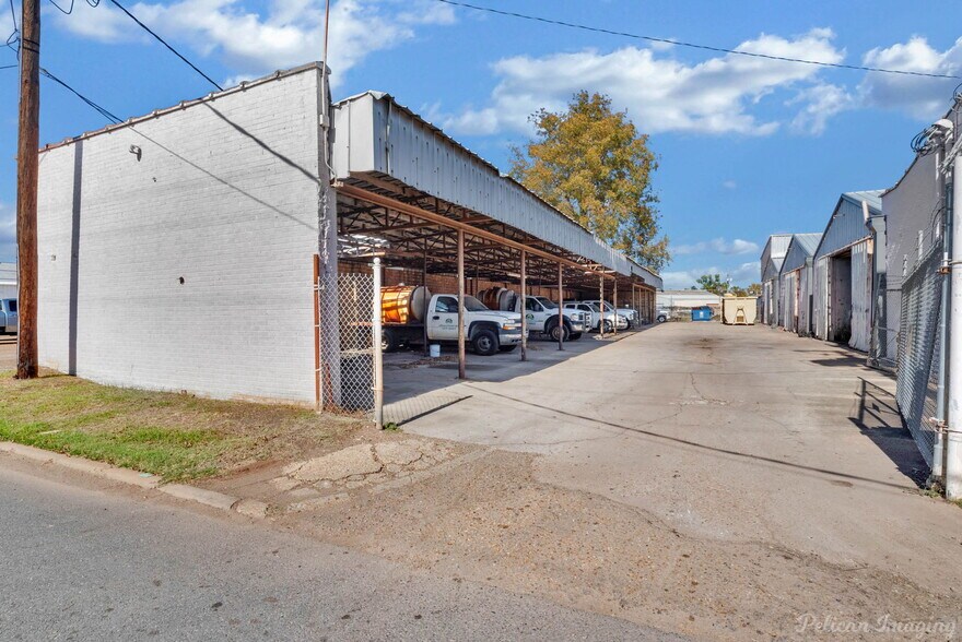 More Photos Of 250 Montgomery St, Shreveport Warehouse For Sale