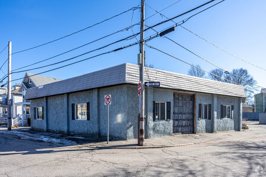 More Photos Of 15 Crawford St, Watertown Service For Lease