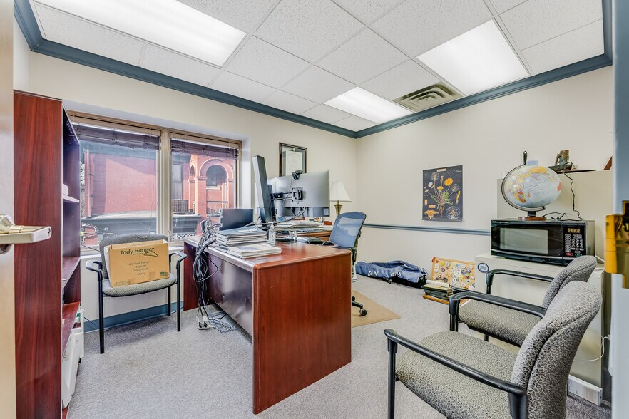 More Photos Of 224 Spruce St, Morgantown Office For Sale