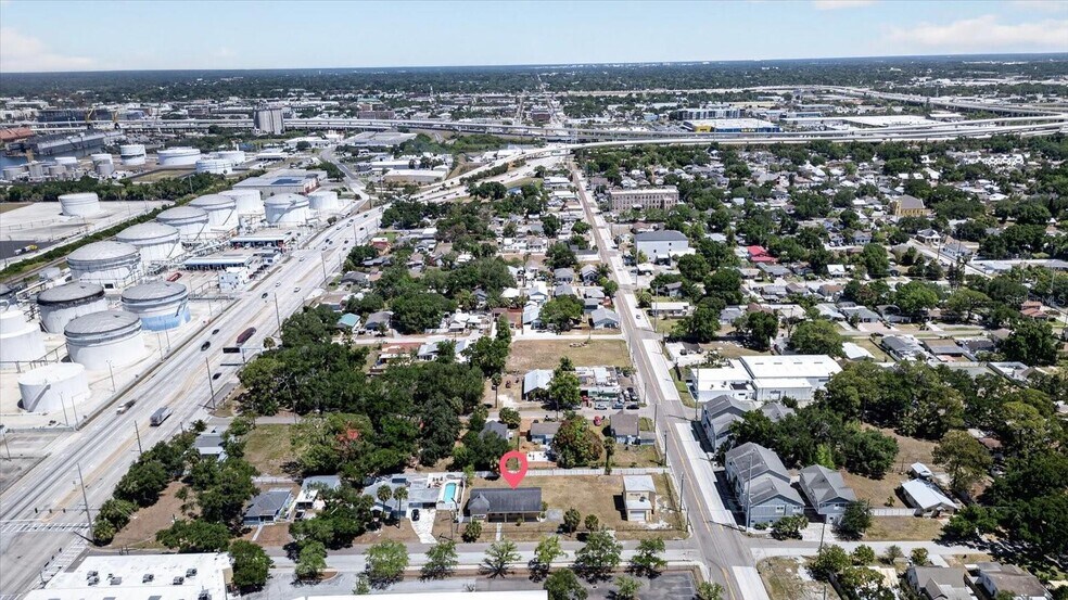 More Photos Of 2018 Grant St, Tampa Unknown For Lease