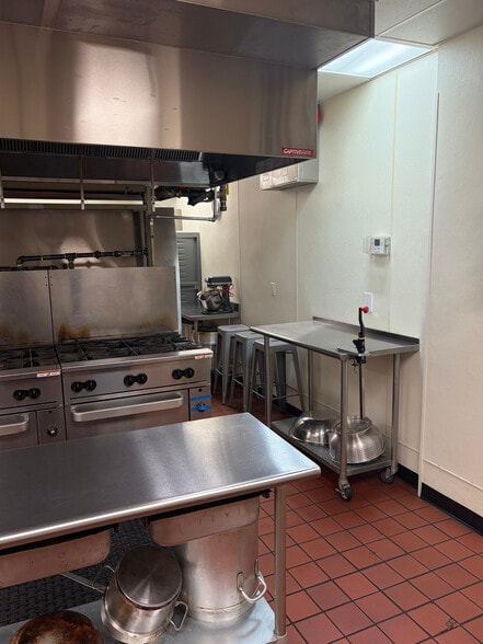 More Photos Of 13613-13637 Annapolis Rd, Bowie Storefront For Sale