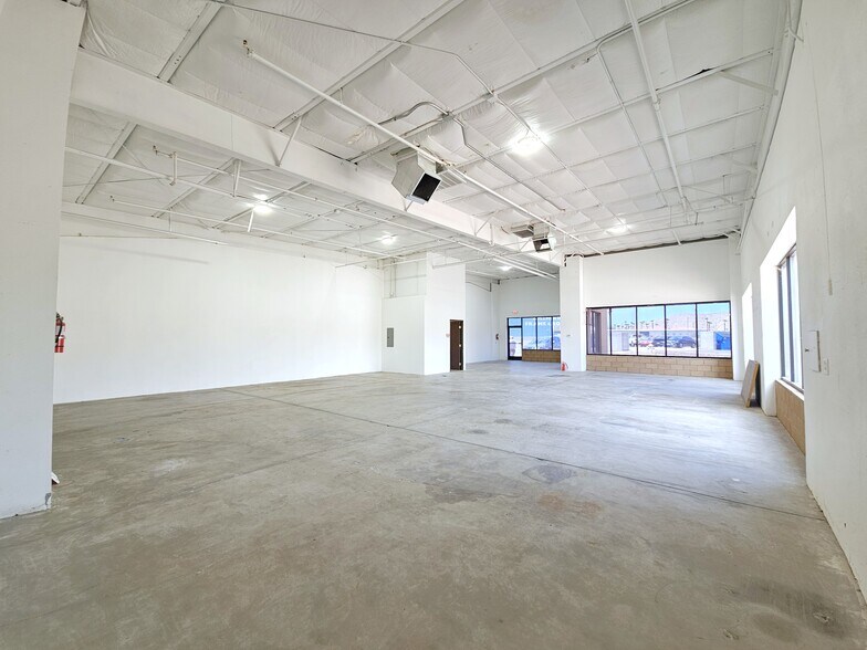 More Photos Of 2921 Friendly Pl, Bullhead City Light Distribution For Lease