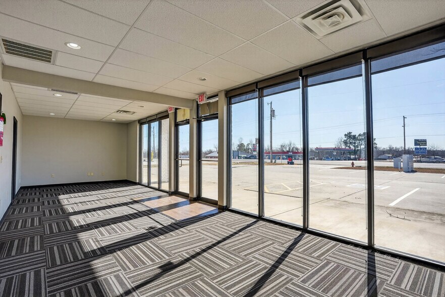 More Photos Of 17311 NE 23rd St, Choctaw Office For Lease