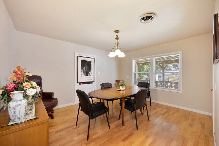 More Photos Of 1407-1409 Lincoln Way, Auburn Office For Sale