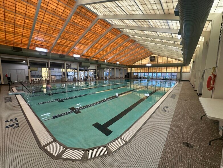 More Photos Of 904 Four Seasons Rd, Bloomington Specialty For Sale