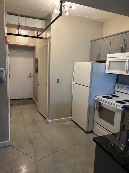 More Photos Of 260 S 4th St, Columbus Apartments For Sale