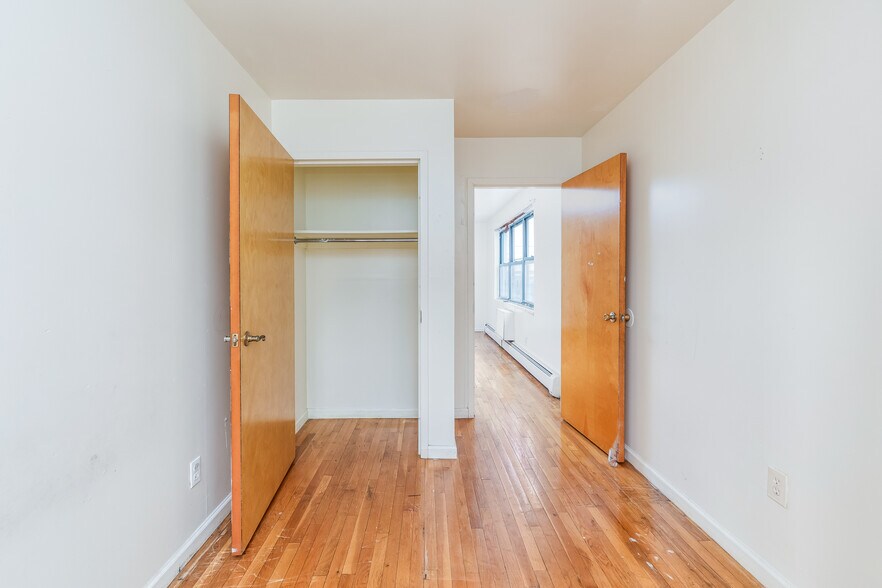 More Photos Of 311 Beach 53rd St, Far Rockaway Apartments For Sale