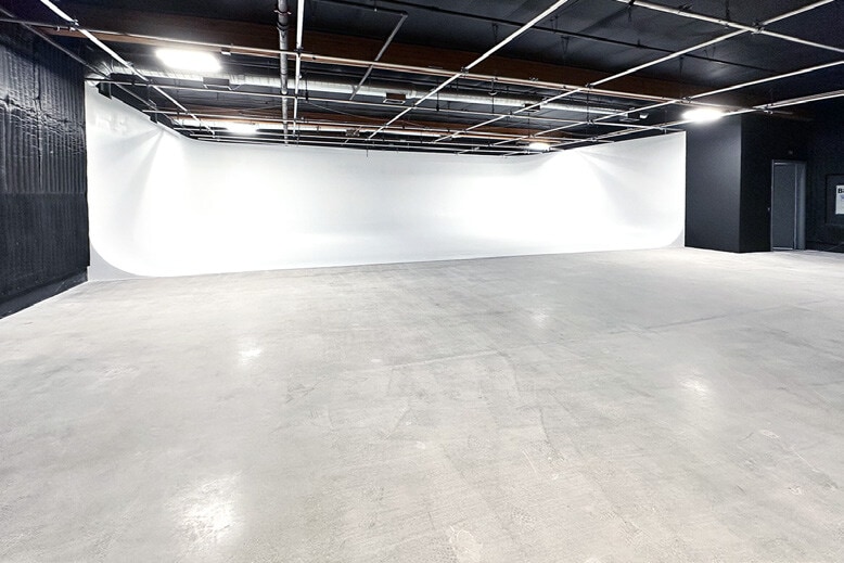 More Photos Of 1101-1117 W Isabel St, Burbank Loft Creative Space For Sale