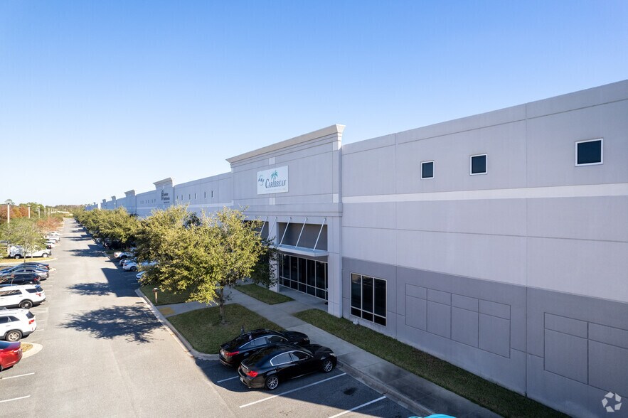 More Photos Of 2550 Cabot Commerce Dr, Jacksonville Distribution For Lease
