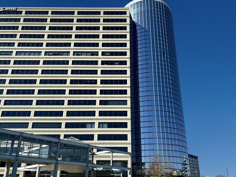 More Photos Of 8888 Keystone Crossing, Indianapolis Coworking Space