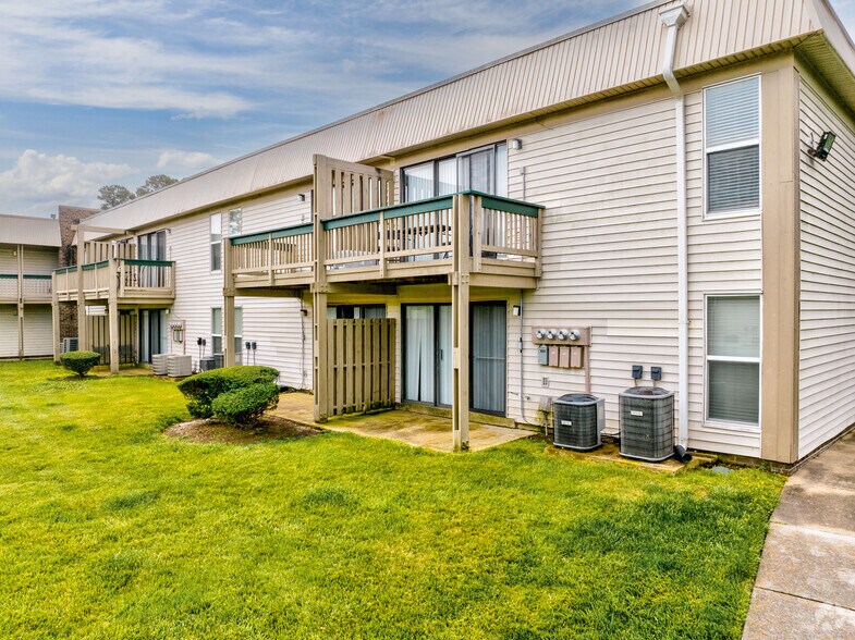 More Photos Of 1027 Tivoli Cres, Virginia Beach Apartments For Sale