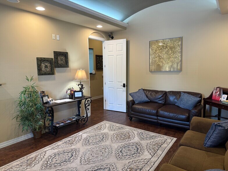 More Photos Of 11901 Parmer Ln, Cedar Park Medical For Lease