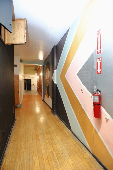 More Photos Of 323 Wall St, Kingston Theater Concert Hall For Lease