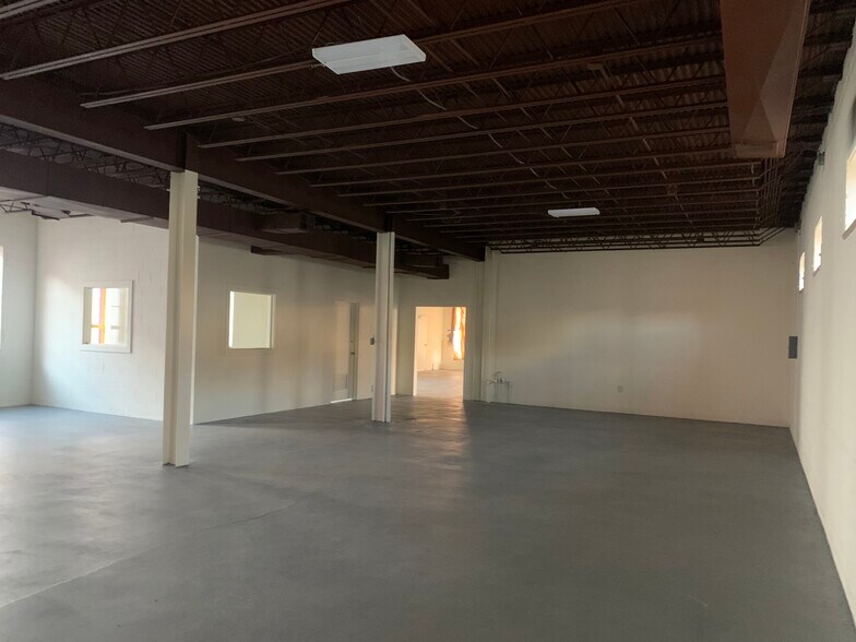 More Photos Of 5810-5814 Seminary Rd, Alexandria Freestanding For Lease