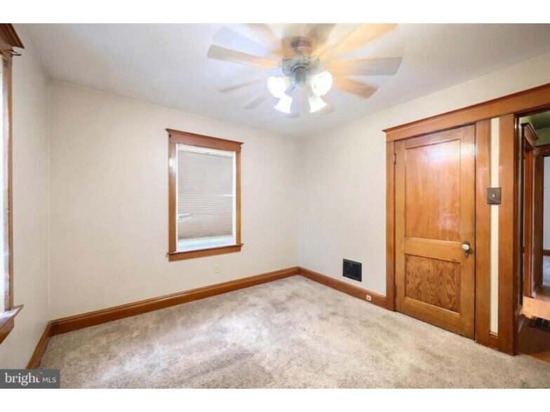 More Photos Of 2151 Maple Rd, York Flex For Sale
