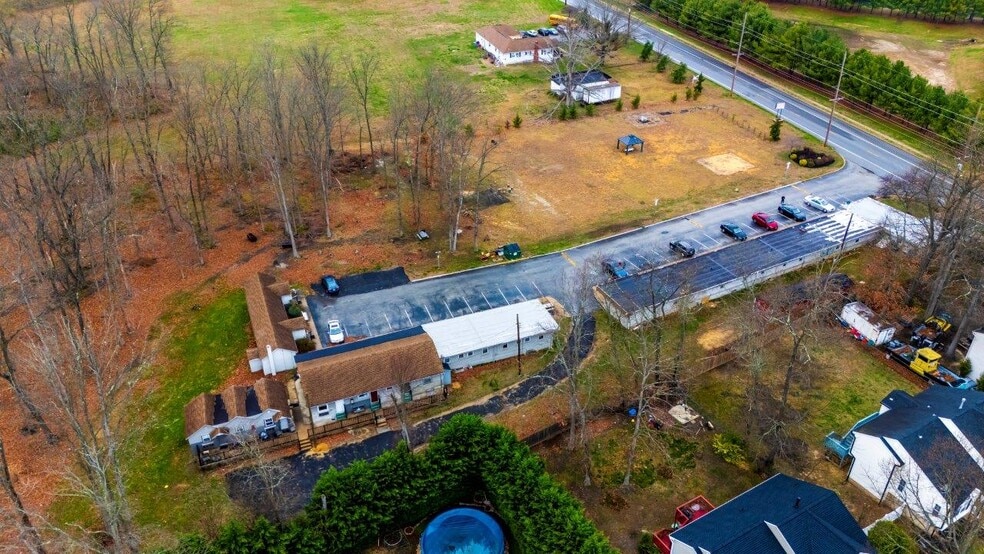 More Photos Of 899 Corkery Ln, Williamstown Hotel For Sale