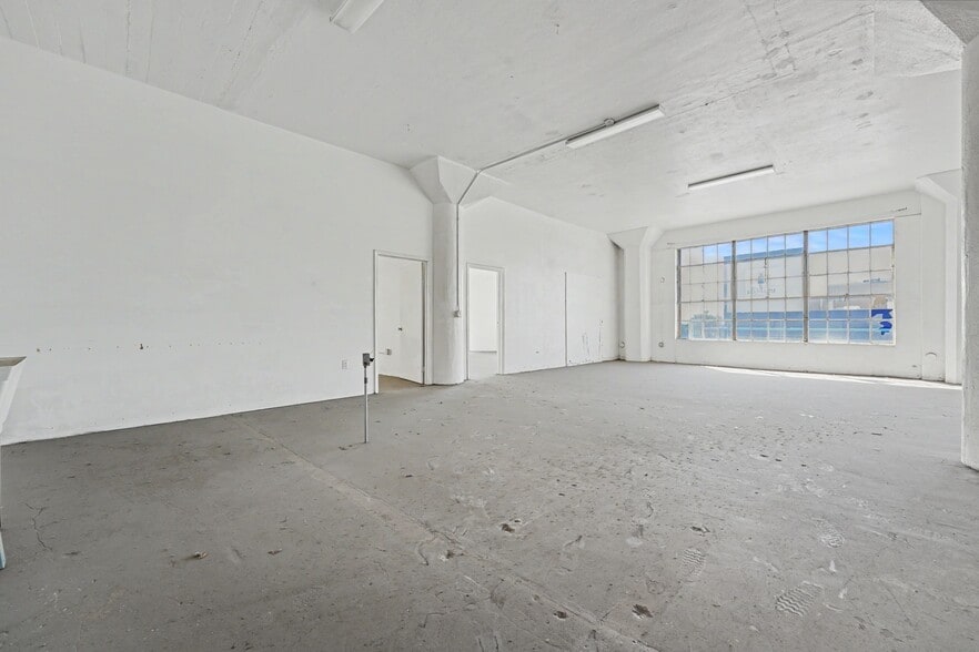 More Photos Of 421 E 6th St, Los Angeles Warehouse For Sale