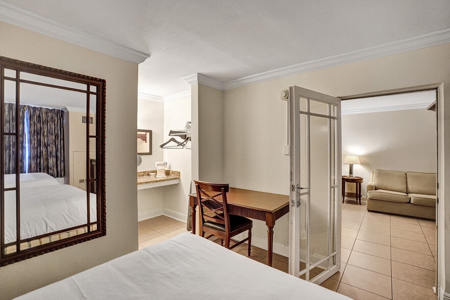 More Photos Of 4900 Powerline Rd, Fort Lauderdale Hotel For Sale