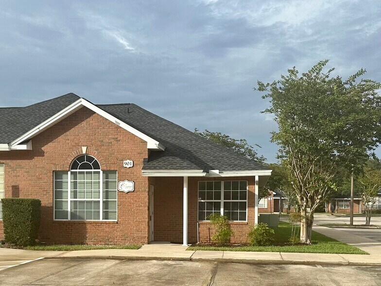 More Photos Of 8833 Perimeter Park Blvd, Jacksonville Medical For Lease