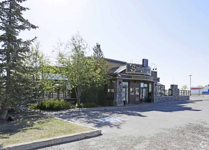 More Photos Of 3575 20th Ave NE, Calgary Restaurant For Lease
