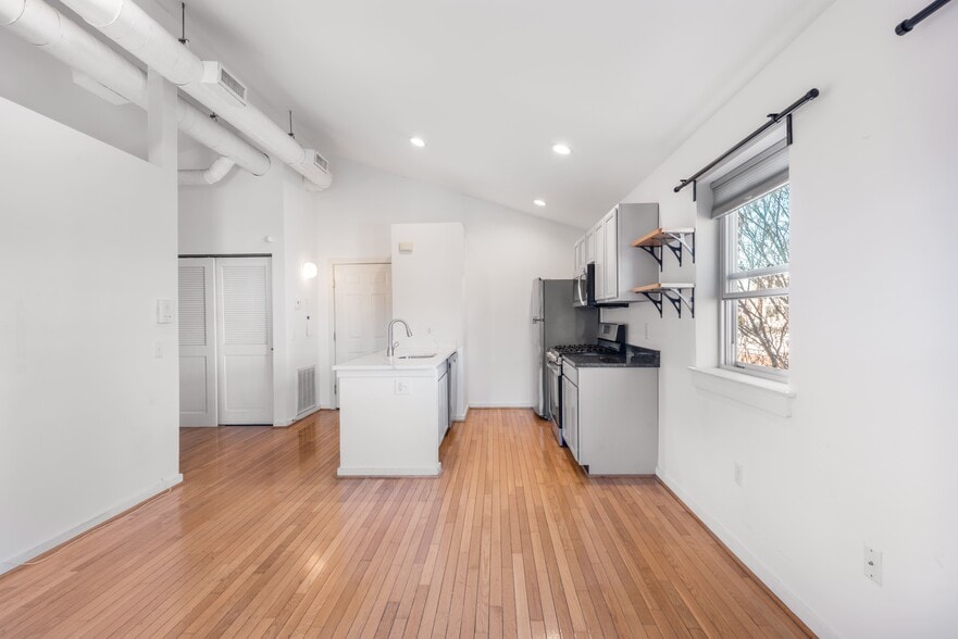 More Photos Of 919-921 Lombard St, Philadelphia Apartments For Sale