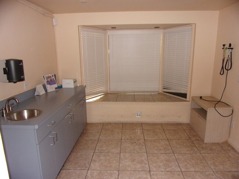 More Photos Of 939 S Decatur Blvd, Las Vegas Medical For Sale