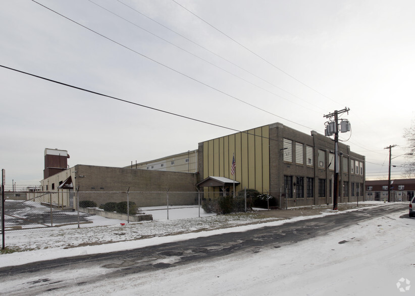 More Photos Of 1420 Crestmont Ave, Camden Manufacturing For Sale