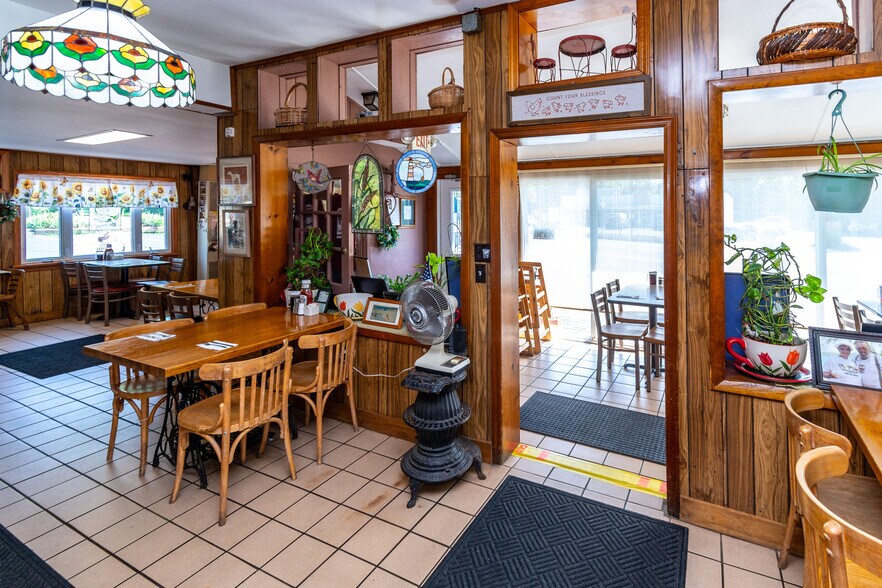 More Photos Of 36 John Ringo Rd, Ringoes Restaurant For Sale